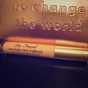 Too faced lip injection gloss